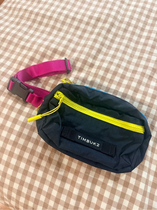 Timbuk2 Handbags - Timbuk2 Navy Waist Pack with Pink Strap and Yellow Zipper